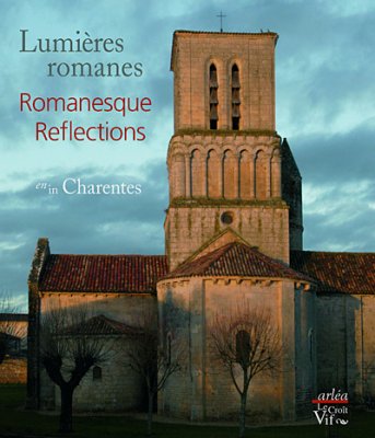 Image de couverture de Lumières romanes en Charentes